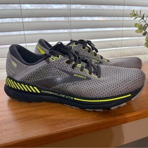 Men’s Brooks size 12